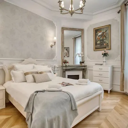 Apartment Saphir Tour Paris
